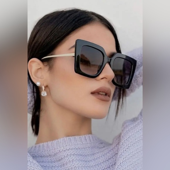 Cat Eye Shades with Pearl Design - Picture 5 of 5